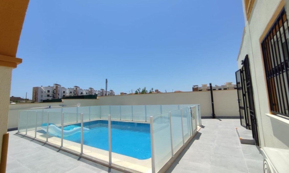 Segunda mano - Quad Villa -
Playa Flamenca - Costa Blanca