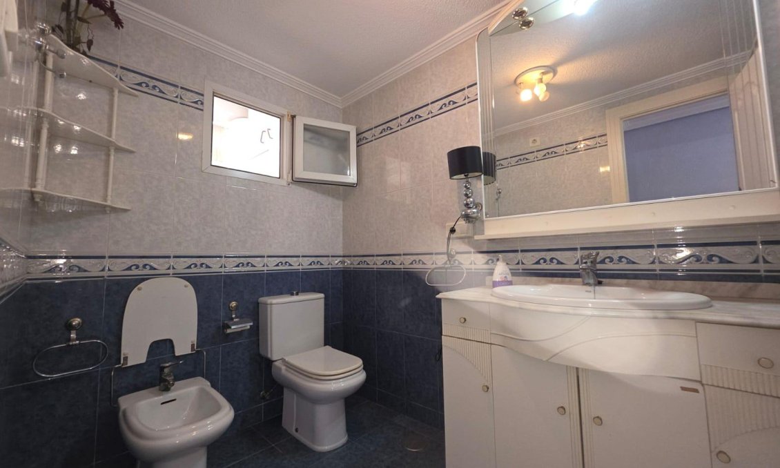 Segunda mano - Apartamento -
Torrevieja - Acequion