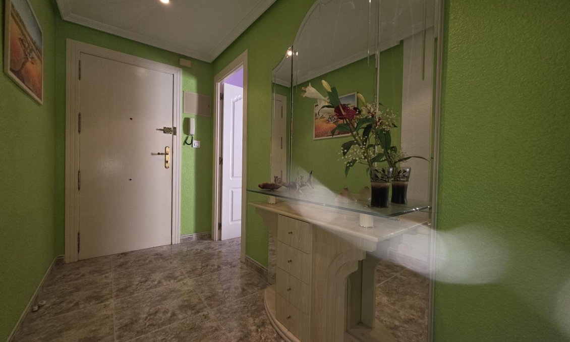 Segunda mano - Apartamento -
Torrevieja - Acequion