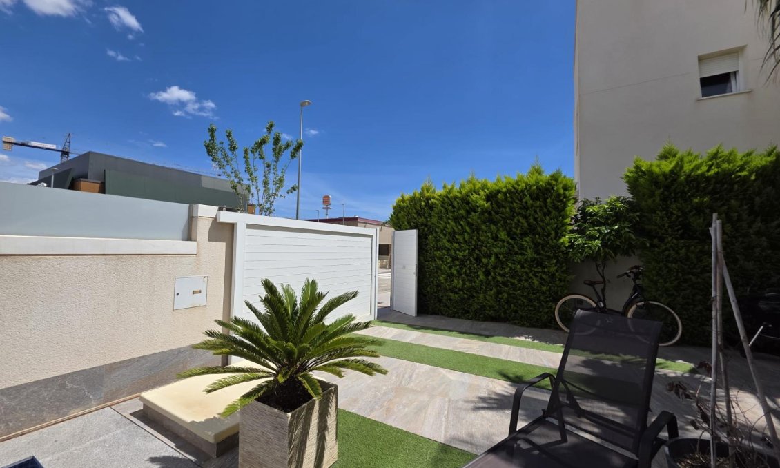 Segunda mano - Villa -
Pilar de la Horadada - Zona Pueblo