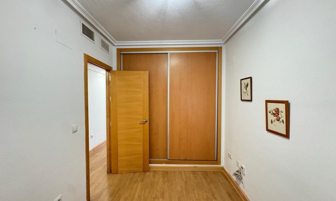 Wiederverkauf - Wohnung -
Torrevieja