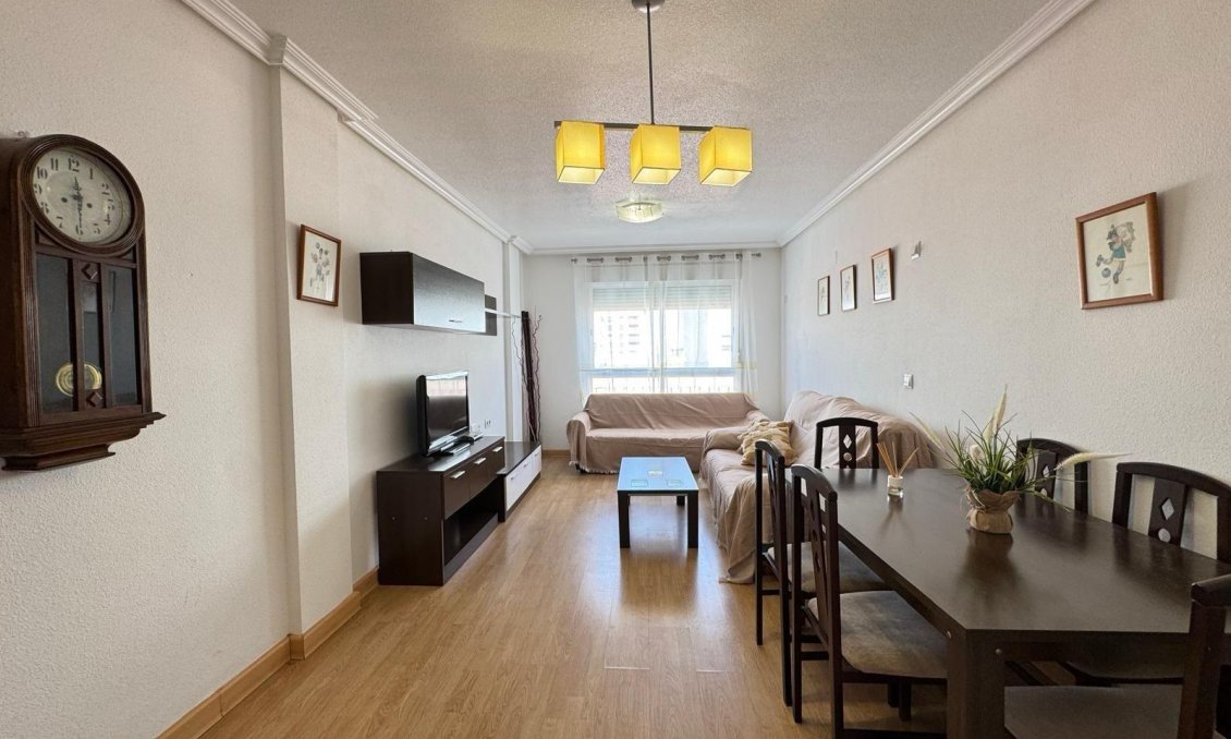 Wiederverkauf - Wohnung -
Torrevieja