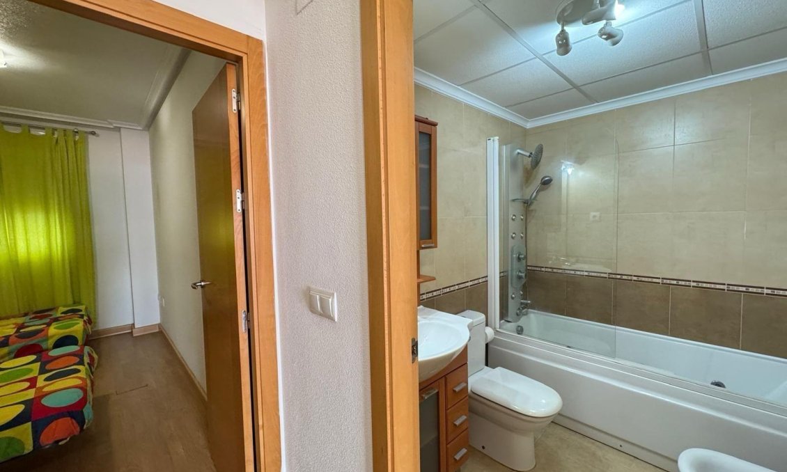 Wiederverkauf - Wohnung -
Torrevieja