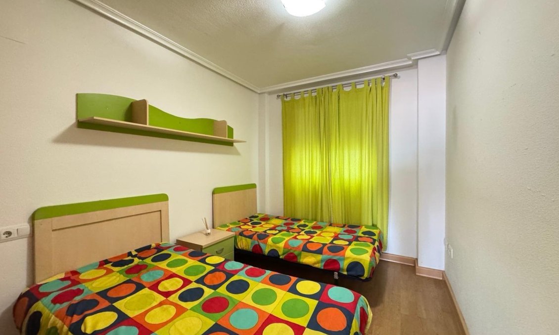 Wiederverkauf - Wohnung -
Torrevieja