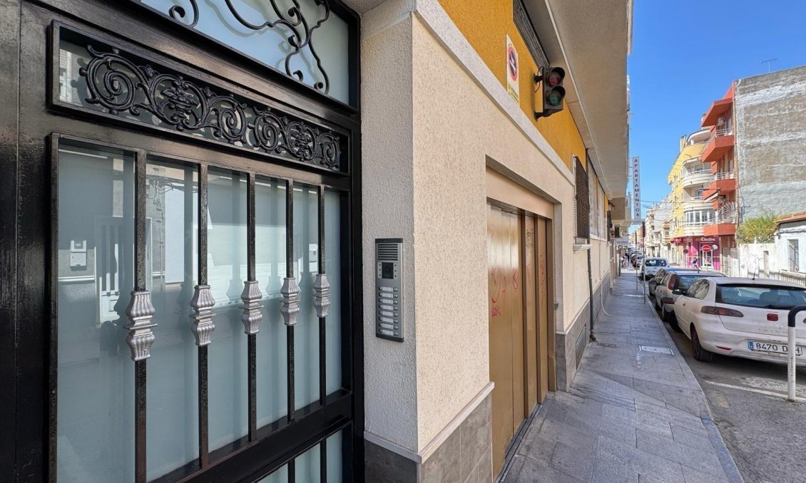 Wiederverkauf - Wohnung -
Torrevieja