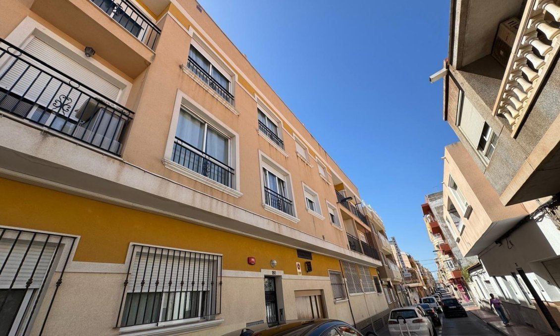 Wiederverkauf - Wohnung -
Torrevieja
