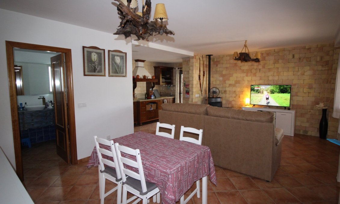 Segunda mano - Villa -
Fortuna - Inland