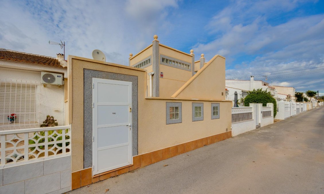 Segunda mano - Town House -
Torrevieja - El Limonar