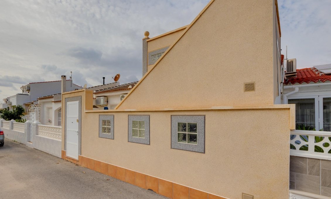 Segunda mano - Town House -
Torrevieja - El Limonar