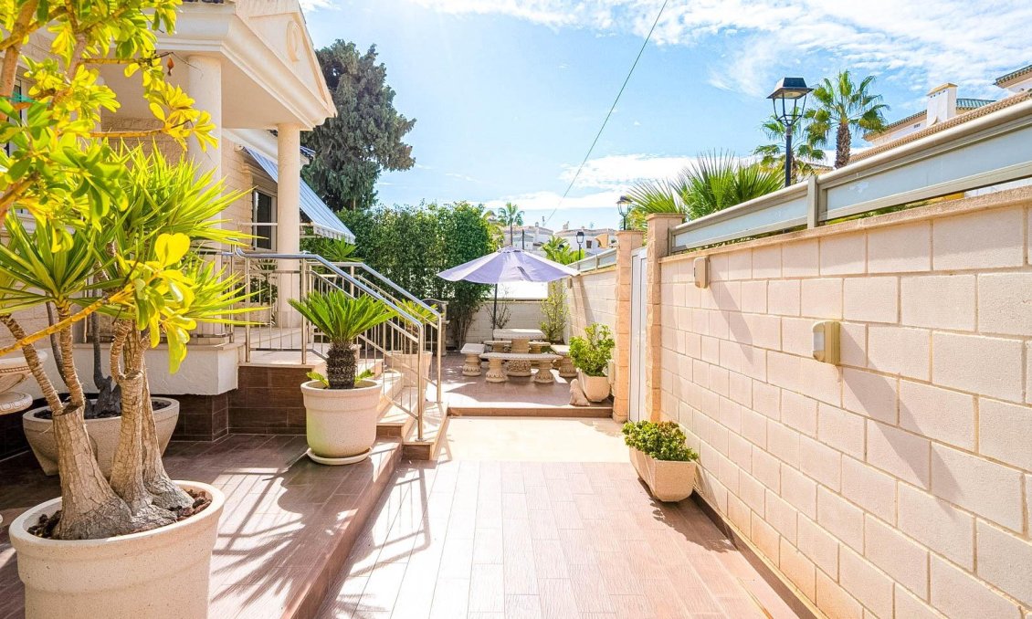 Revente - Villa -
Torrevieja - Torre La Mata