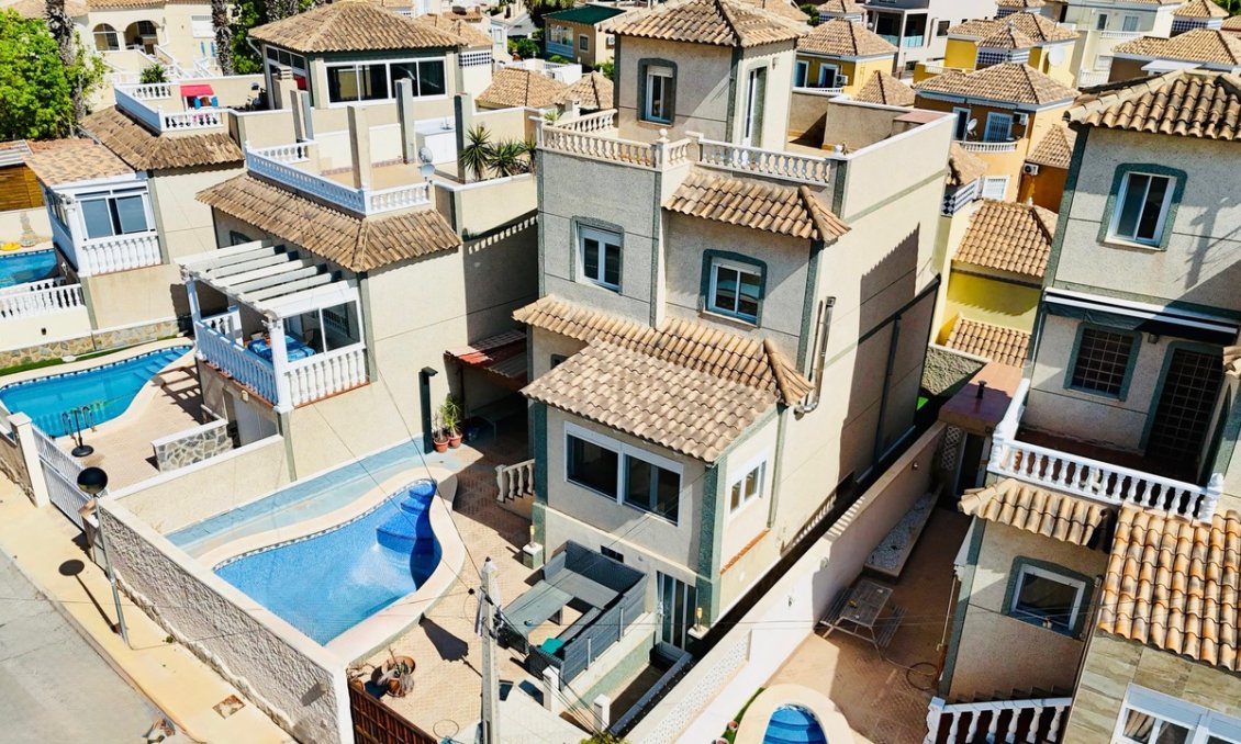 Segunda mano - Villa -
San Miguel de Salinas - Inland