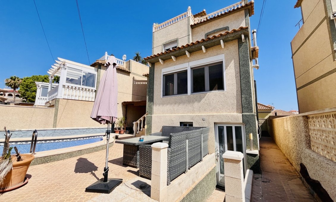 Segunda mano - Villa -
San Miguel de Salinas - Inland