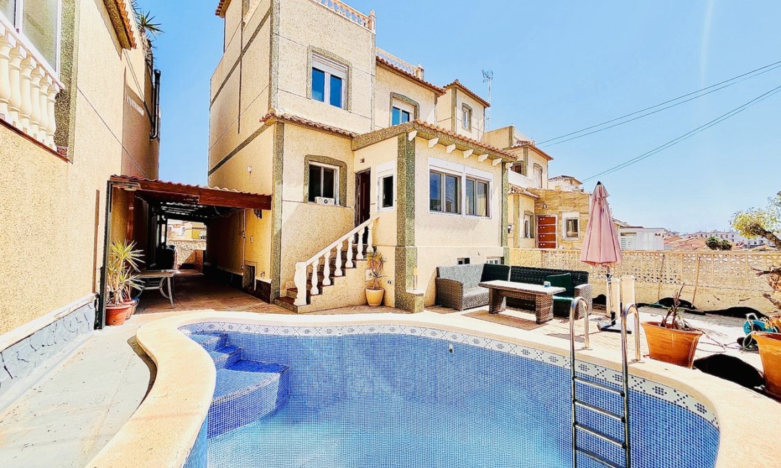 Segunda mano - Villa -
San Miguel de Salinas - Inland