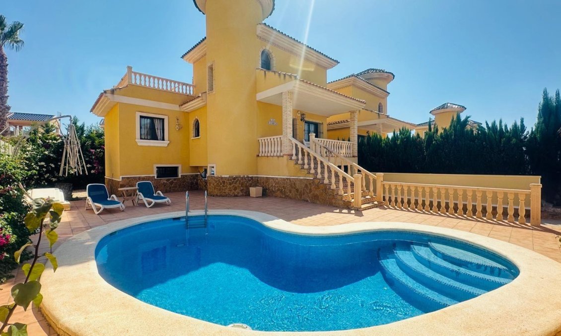 Segunda mano - Villa -
Orihuela Costa - PAU 8