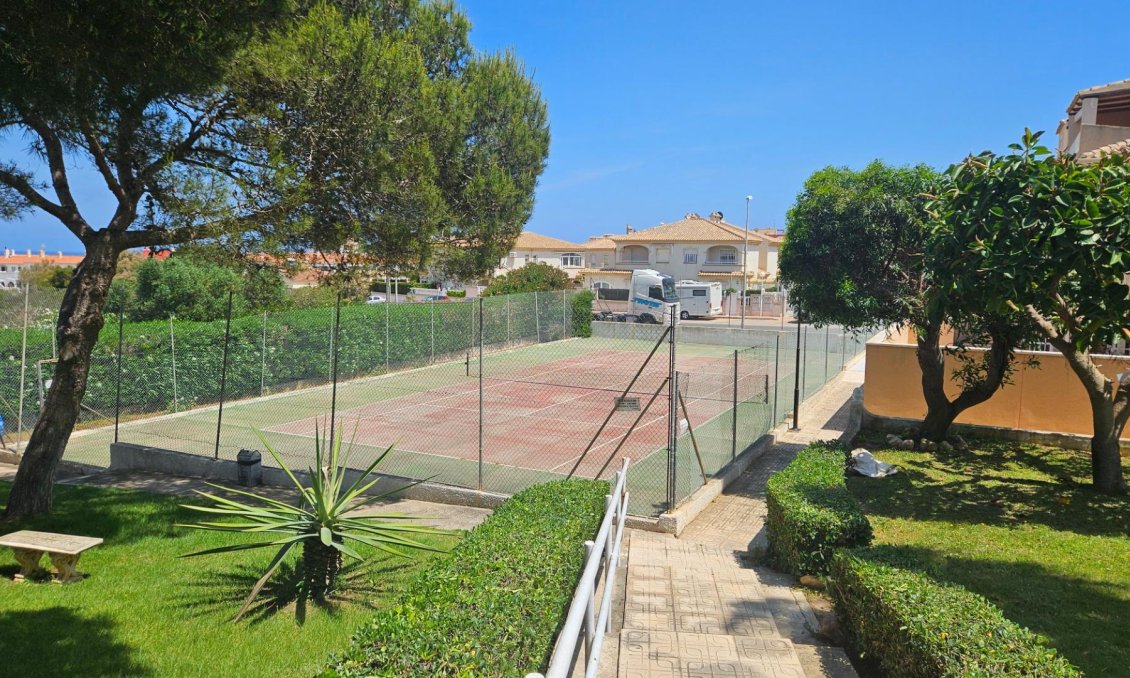 Wiederverkauf - Bungalow -
Torrevieja - Torreblanca