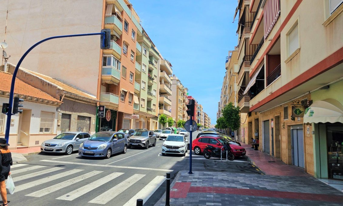 Wiederverkauf - Wohnung -
Torrevieja