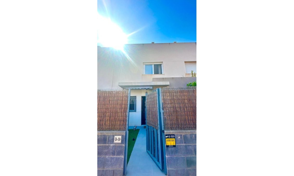 Segunda mano - Town House -
Torrevieja - Aguas Nuevas