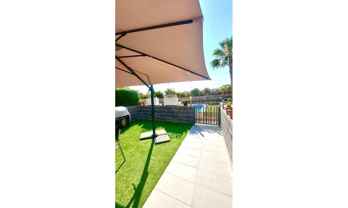 Segunda mano - Town House -
Torrevieja - Aguas Nuevas
