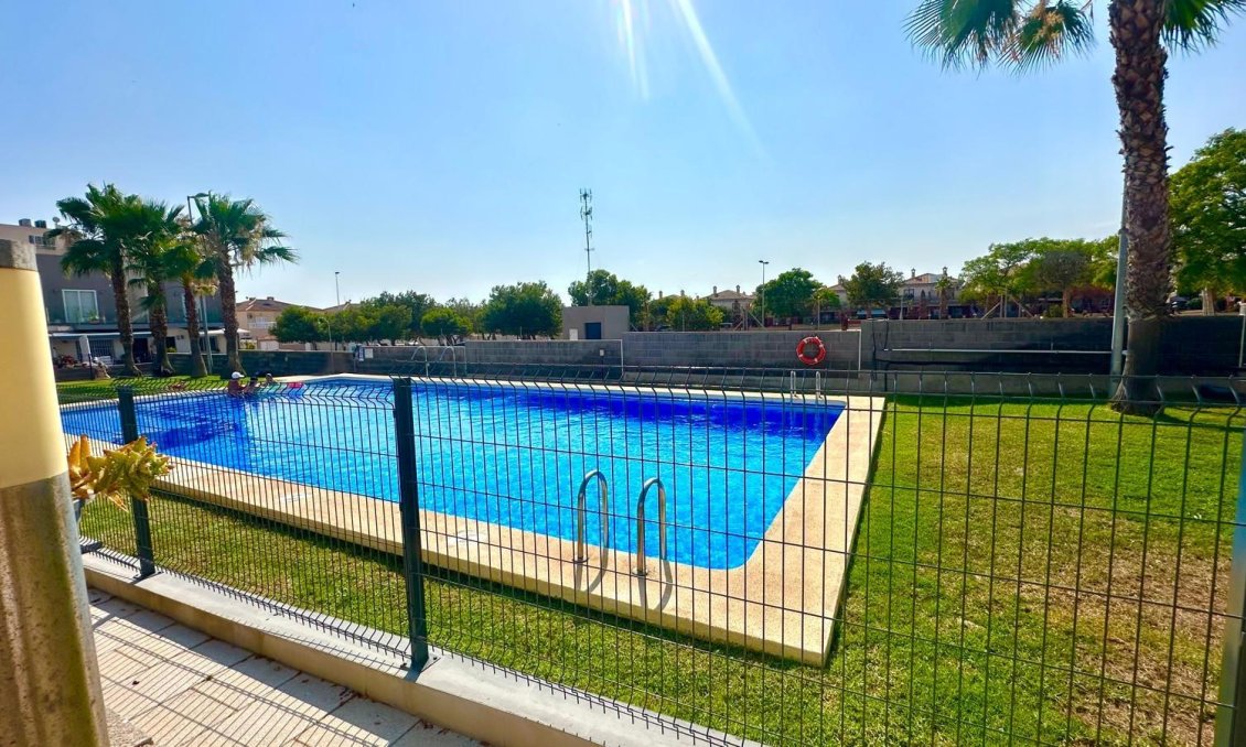 Segunda mano - Town House -
Torrevieja - Aguas Nuevas