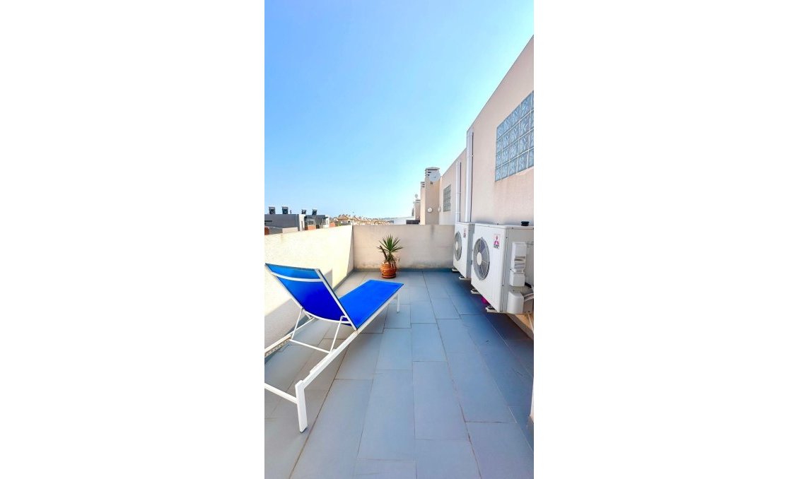 Segunda mano - Town House -
Torrevieja - Aguas Nuevas