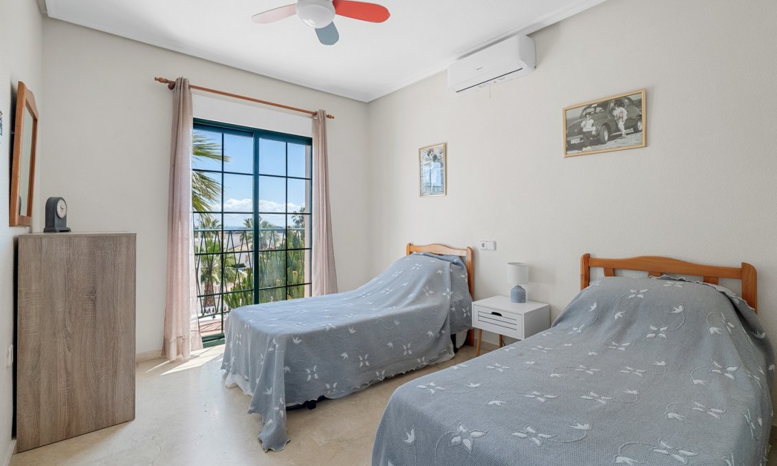 Segunda mano - Villa -
Orihuela Costa - Costa Blanca