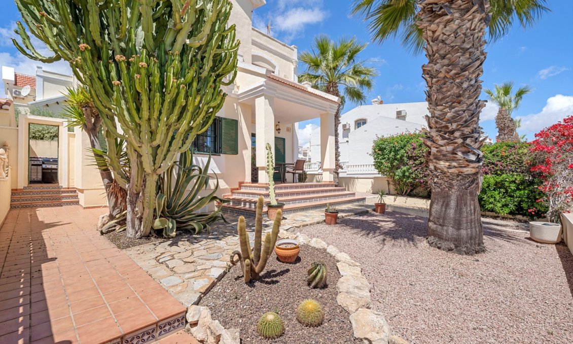 Segunda mano - Villa -
Orihuela Costa - Costa Blanca