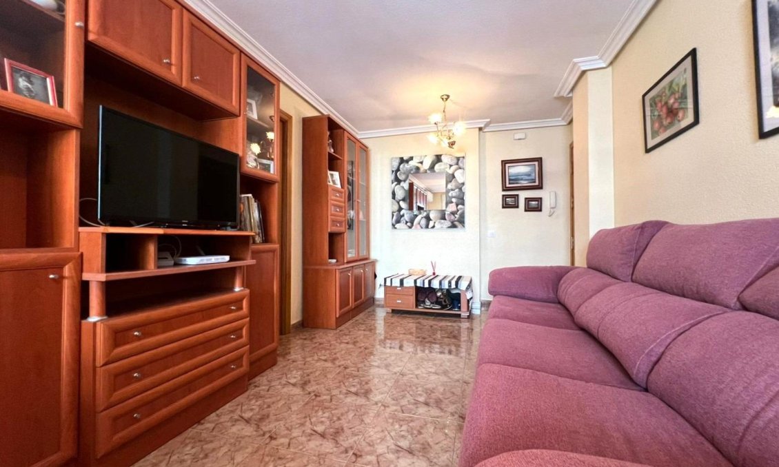 Segunda mano - Apartamento -
Torrevieja - Estacion De Autobuses