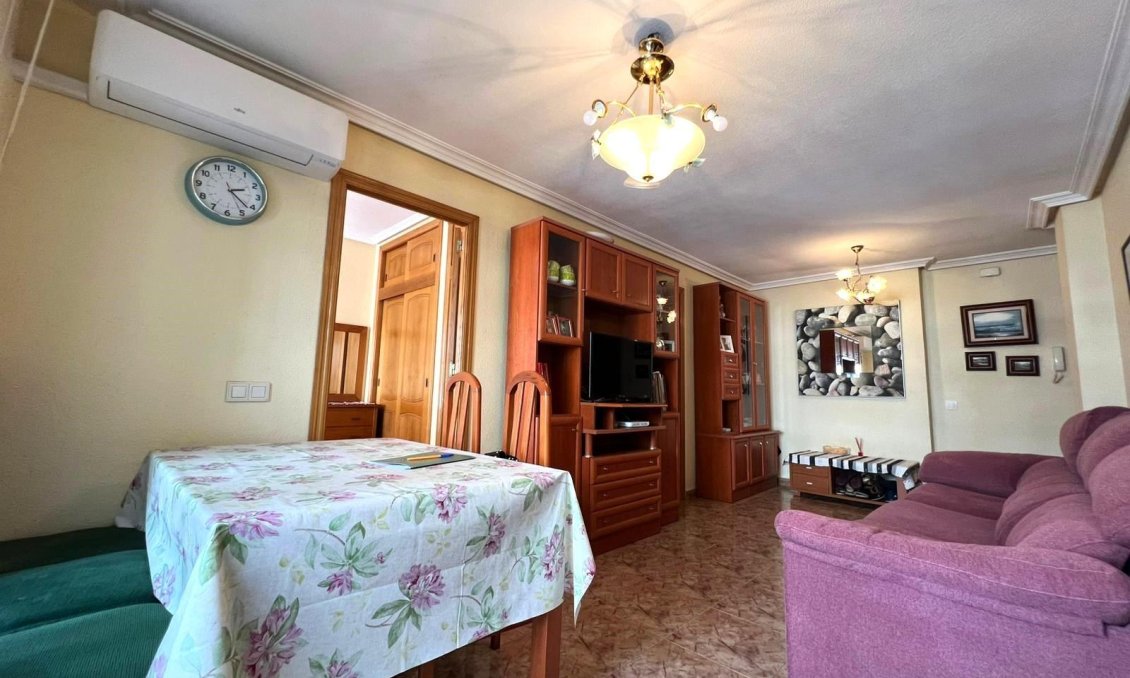 Segunda mano - Apartamento -
Torrevieja - Estacion De Autobuses