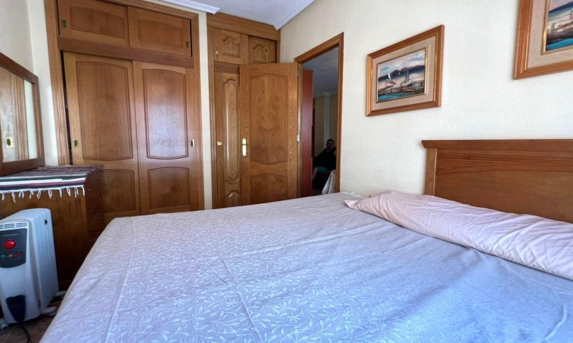 Segunda mano - Apartamento -
Torrevieja - Estacion De Autobuses