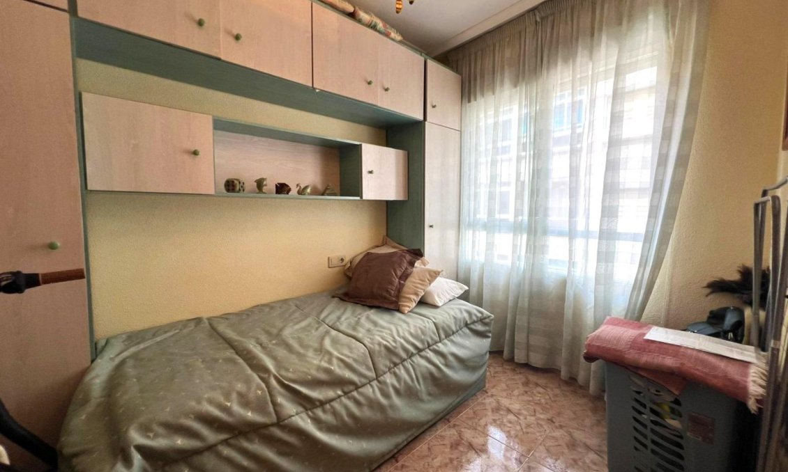 Segunda mano - Apartamento -
Torrevieja - Estacion De Autobuses