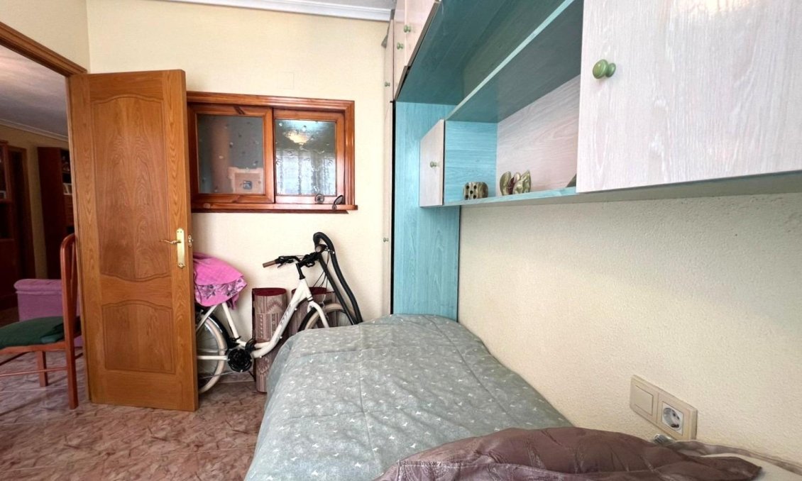Segunda mano - Apartamento -
Torrevieja - Estacion De Autobuses