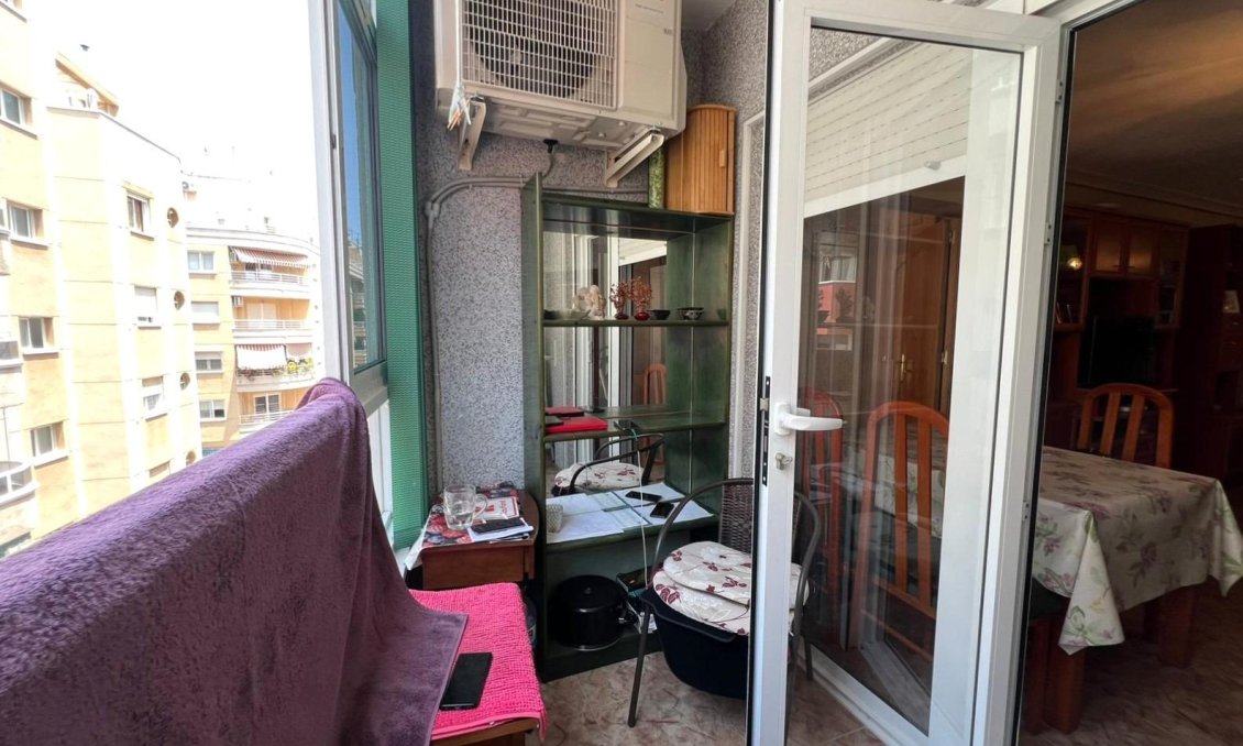Segunda mano - Apartamento -
Torrevieja - Estacion De Autobuses