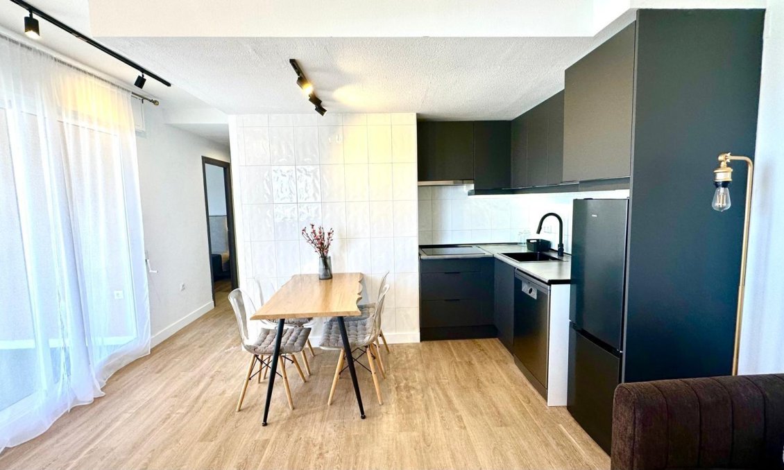 Segunda mano - Apartamento -
Torrevieja - Centro