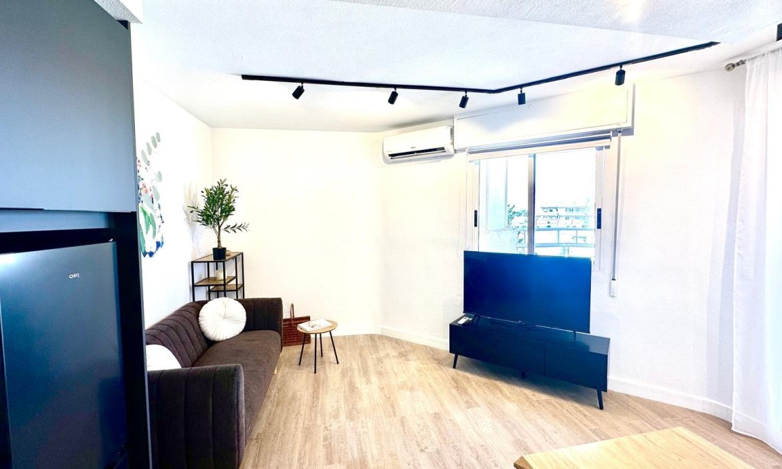 Segunda mano - Apartamento -
Torrevieja - Centro