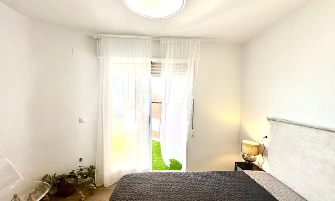 Segunda mano - Apartamento -
Torrevieja - Centro