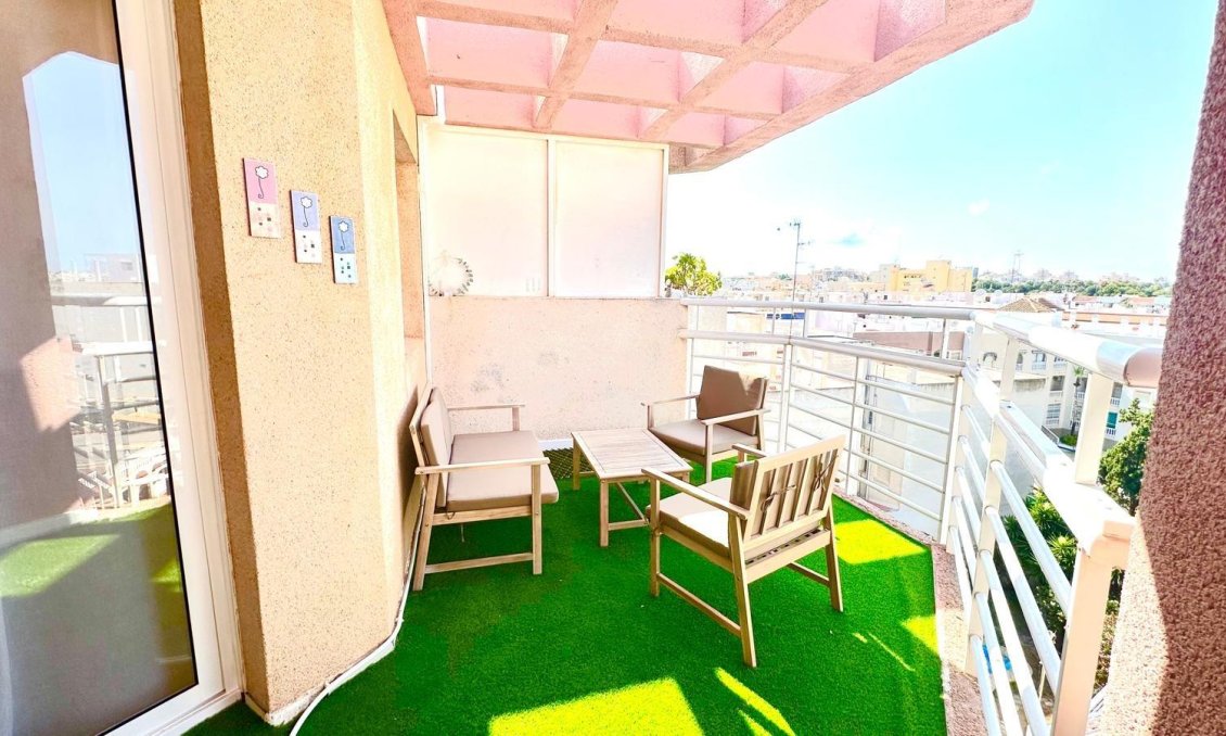 Segunda mano - Apartamento -
Torrevieja - Centro