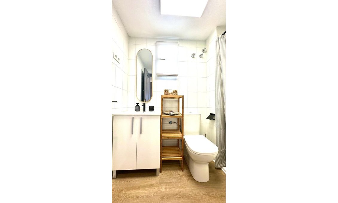 Segunda mano - Apartamento -
Torrevieja - Centro