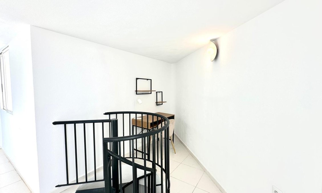 Segunda mano - Apartamento -
Torrevieja - Centro