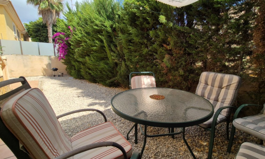 Wiederverkauf - Villa -
Orihuela - Inland