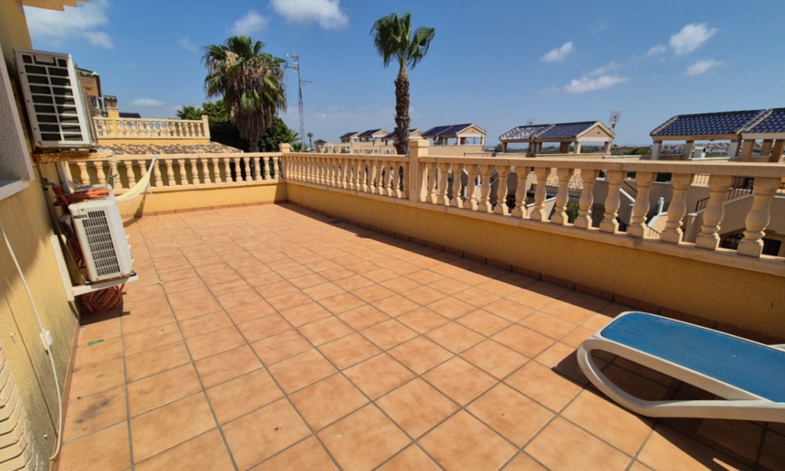 Wiederverkauf - Villa -
Orihuela - Inland