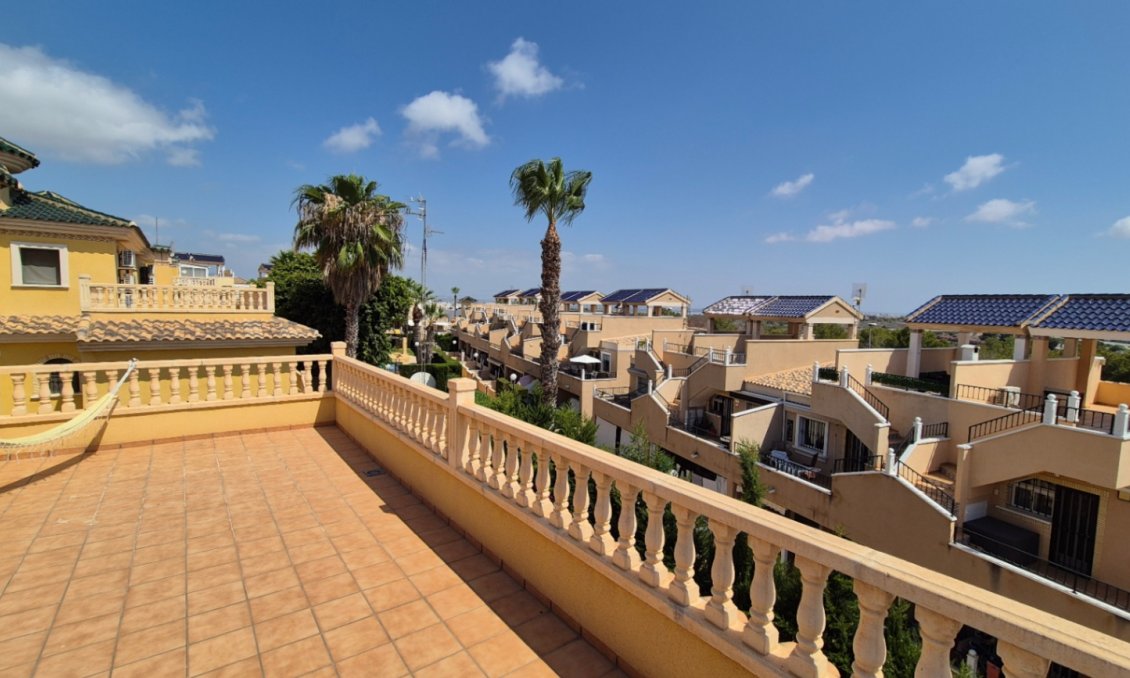 Wiederverkauf - Villa -
Orihuela - Inland