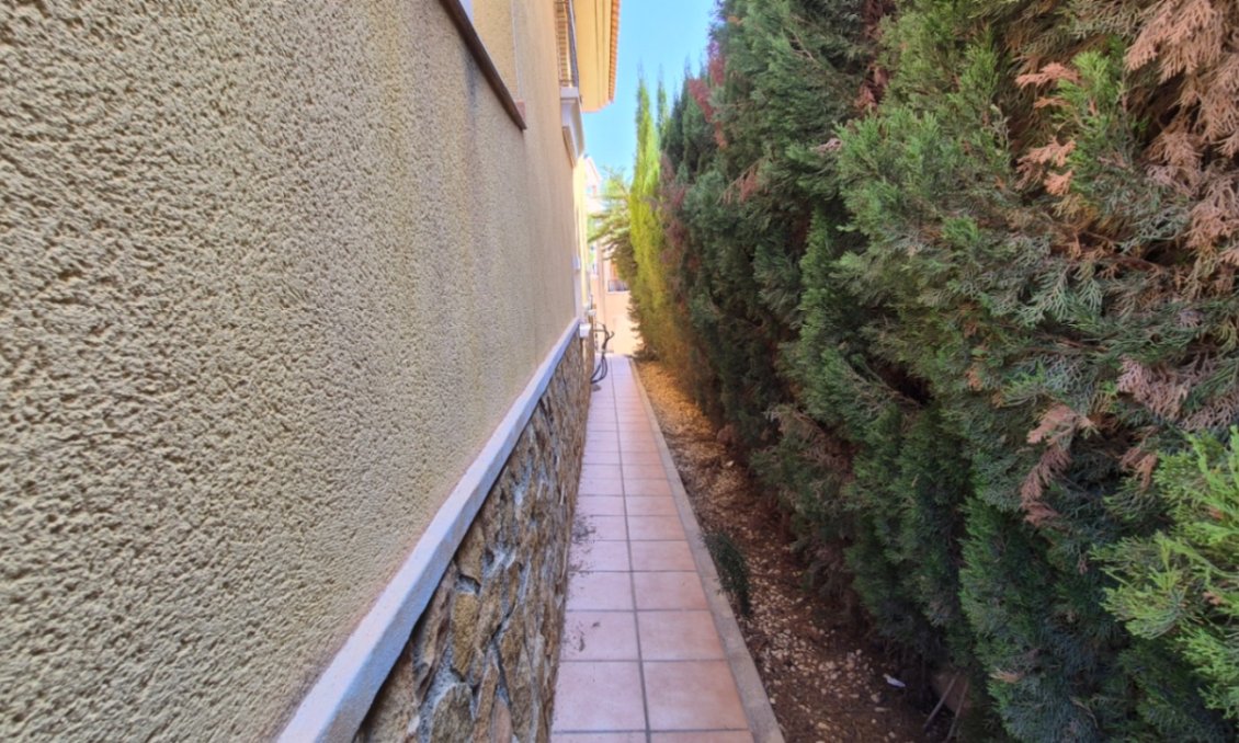 Wiederverkauf - Villa -
Orihuela - Inland