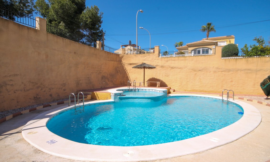Revente - Villa -
Orihuela Costa - Costa Blanca