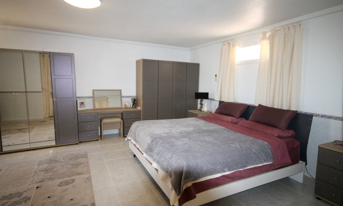 Revente - Villa -
Orihuela Costa - Costa Blanca