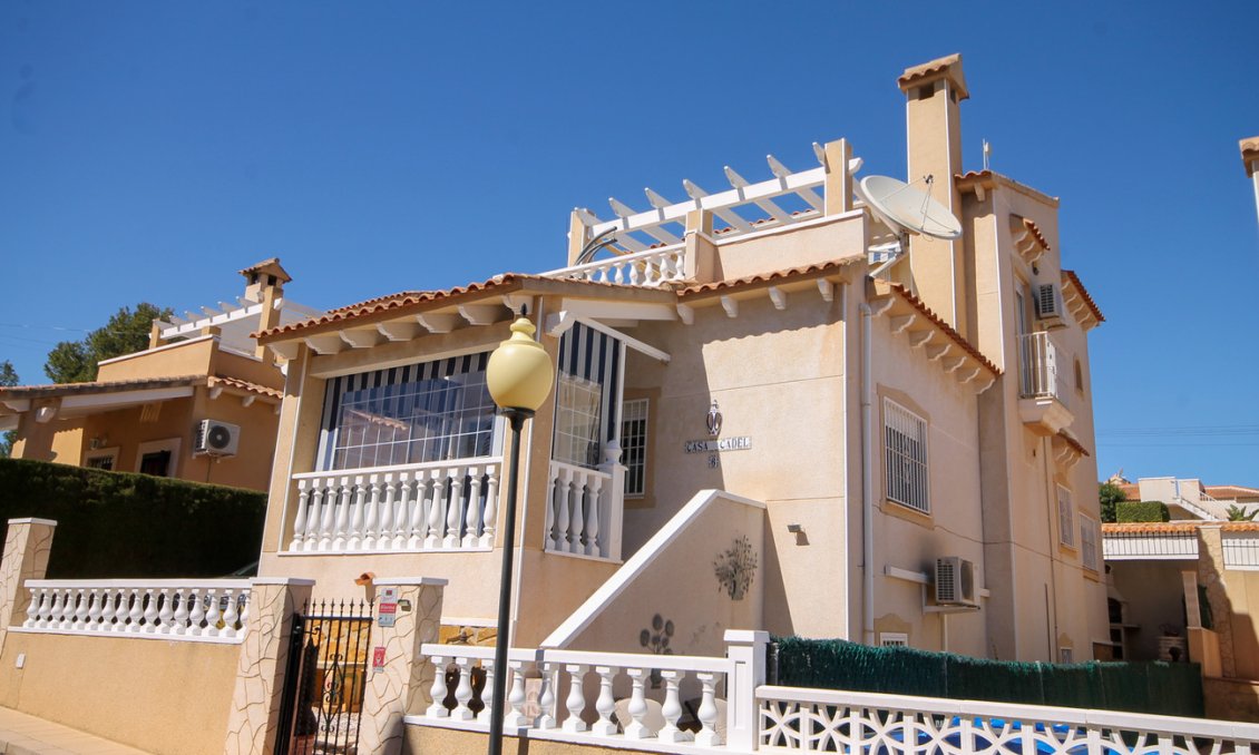 Revente - Villa -
Orihuela Costa - Costa Blanca