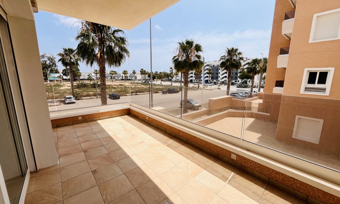 Segunda mano - Apartamento -
El Raso - Costa Blanca