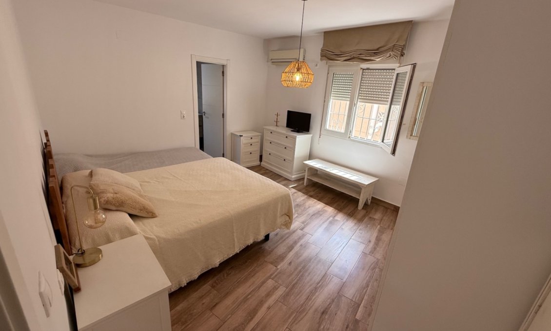 Segunda mano - Villa -
Torrevieja - Costa Blanca