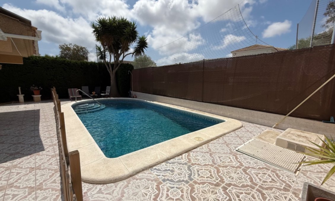 Segunda mano - Villa -
Torrevieja - Costa Blanca