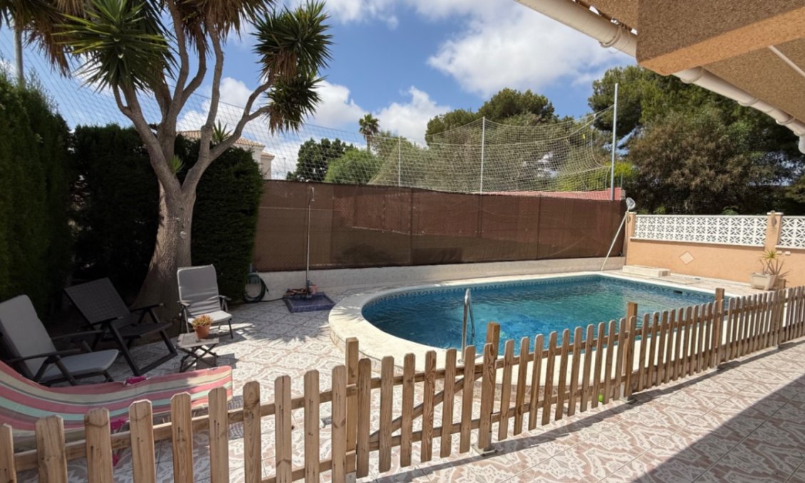 Segunda mano - Villa -
Torrevieja - Costa Blanca