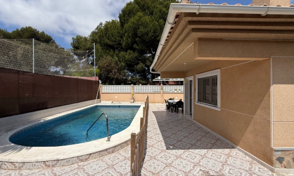 Segunda mano - Villa -
Torrevieja - Costa Blanca
